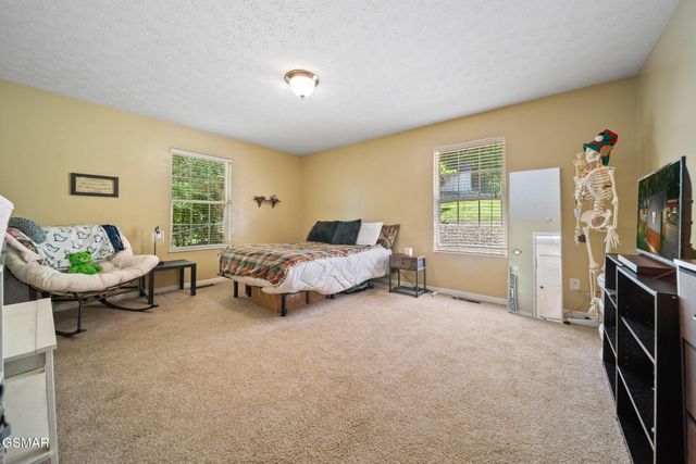 631 Rock House Road, Kodak, TN 37764