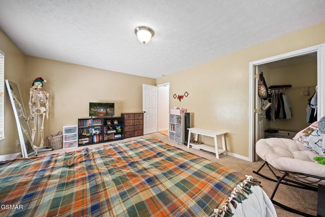 631 Rock House Road, Kodak, TN 37764