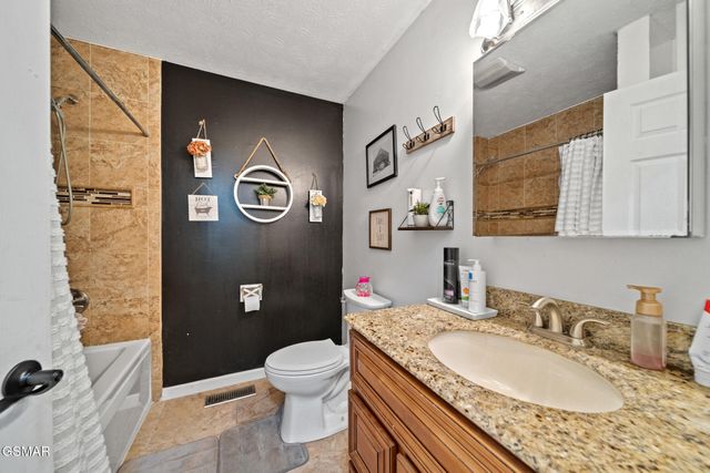 631 Rock House Road, Kodak, TN 37764