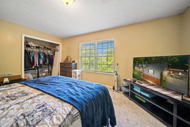 631 Rock House Road, Kodak, TN 37764