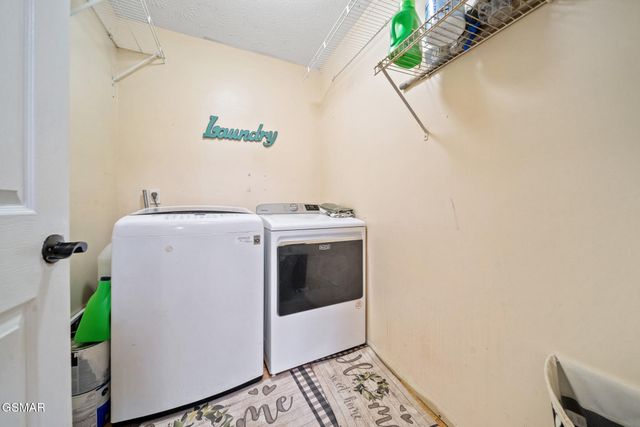 631 Rock House Road, Kodak, TN 37764