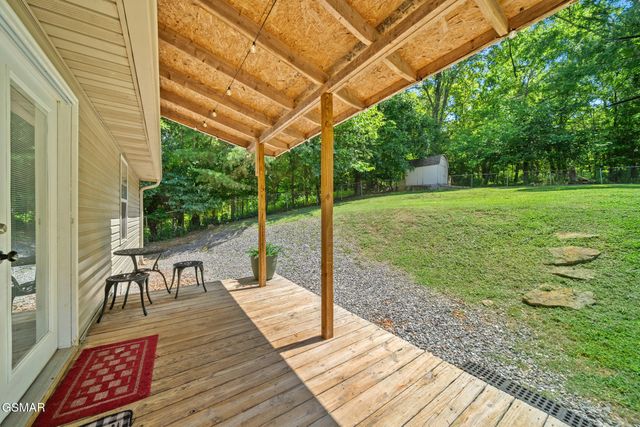 631 Rock House Road, Kodak, TN 37764