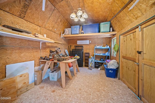 631 Rock House Road, Kodak, TN 37764