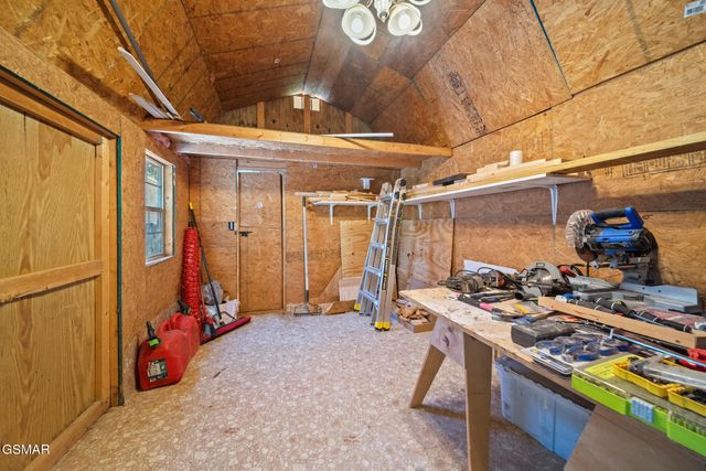 631 Rock House Road, Kodak, TN 37764