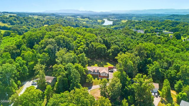 631 Rock House Road, Kodak, TN 37764