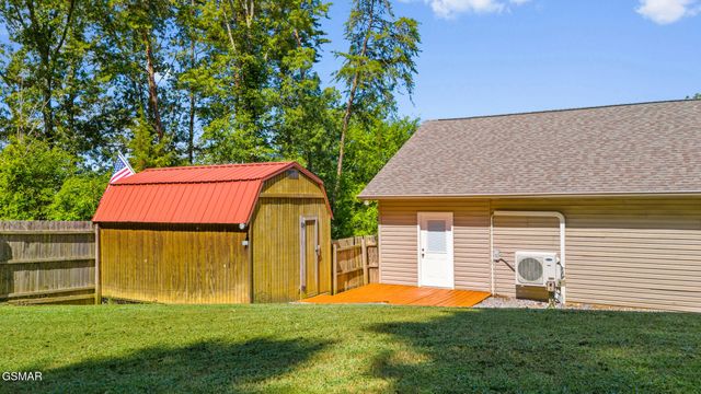 631 Rock House Road, Kodak, TN 37764