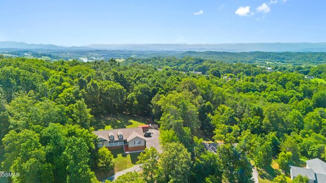 631 Rock House Road, Kodak, TN 37764