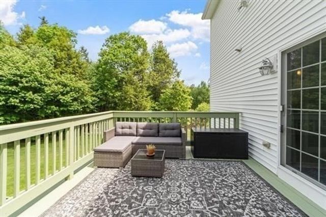 8 Jana, Sandown, NH 03873