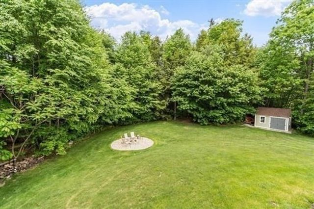 8 Jana, Sandown, NH 03873