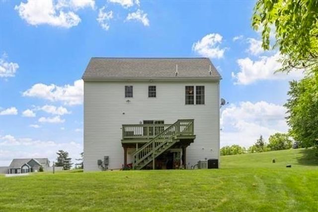 8 Jana, Sandown, NH 03873