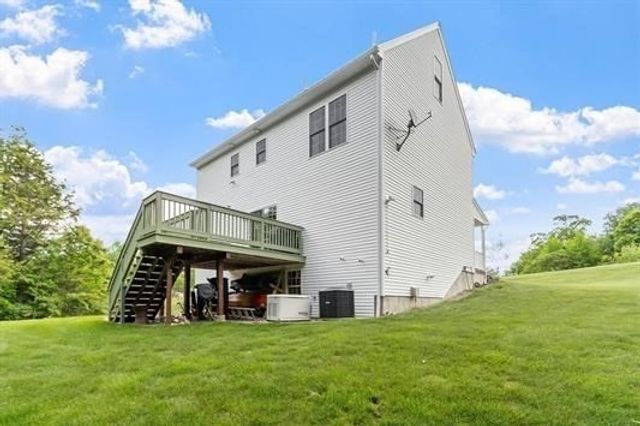 8 Jana, Sandown, NH 03873