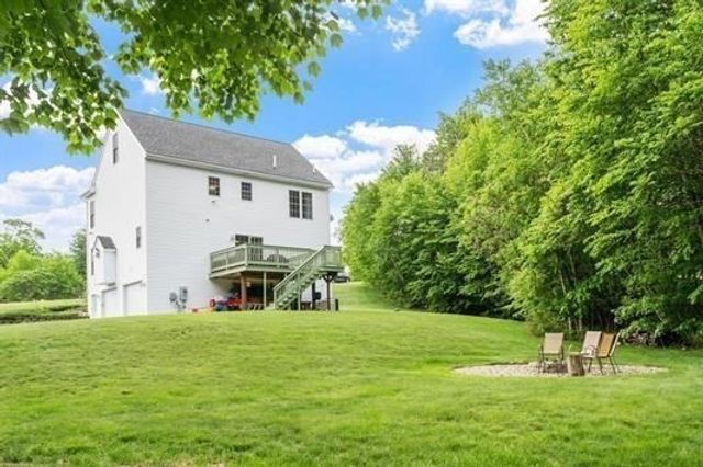 8 Jana, Sandown, NH 03873