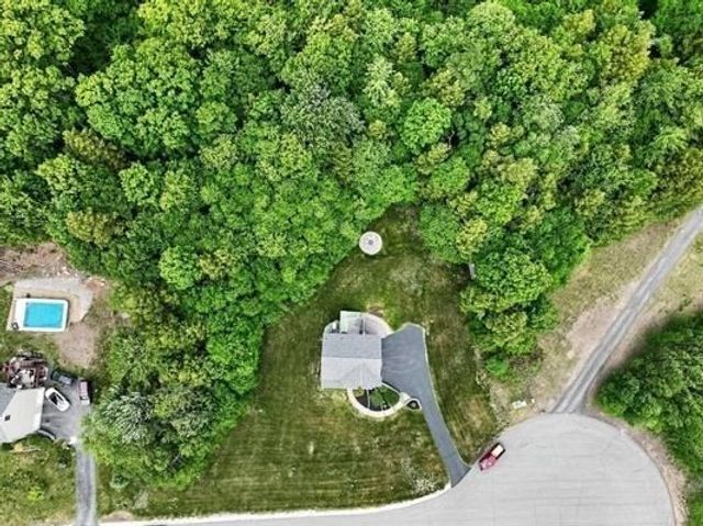 8 Jana, Sandown, NH 03873