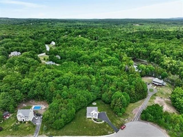 8 Jana, Sandown, NH 03873