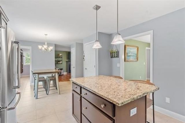 8 Jana, Sandown, NH 03873