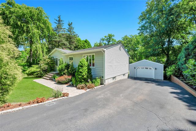33 East Street, Middle Island, NY 11953
