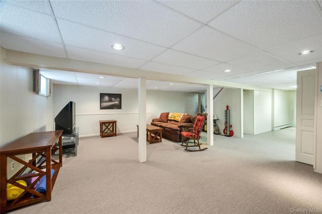 33 East Street, Middle Island, NY 11953