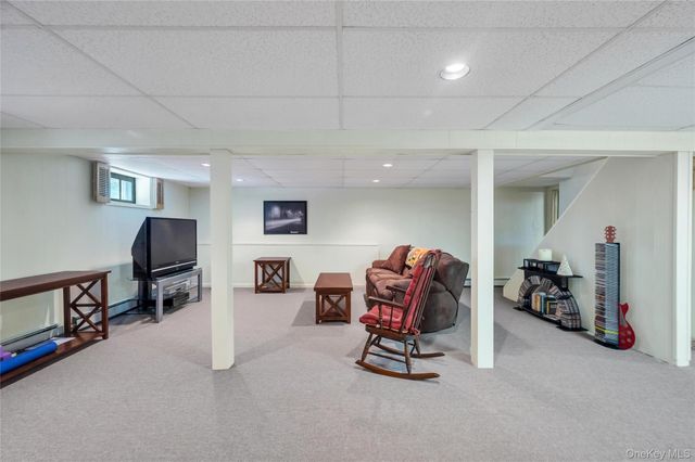 33 East Street, Middle Island, NY 11953