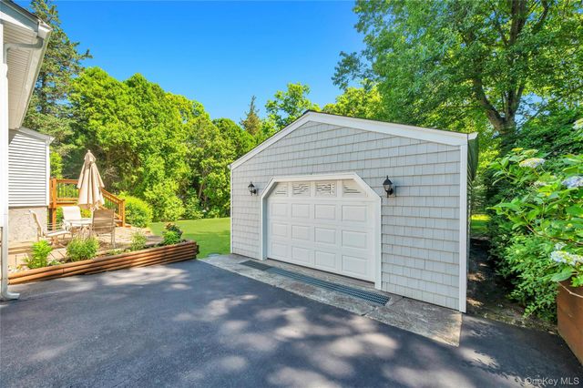 33 East Street, Middle Island, NY 11953