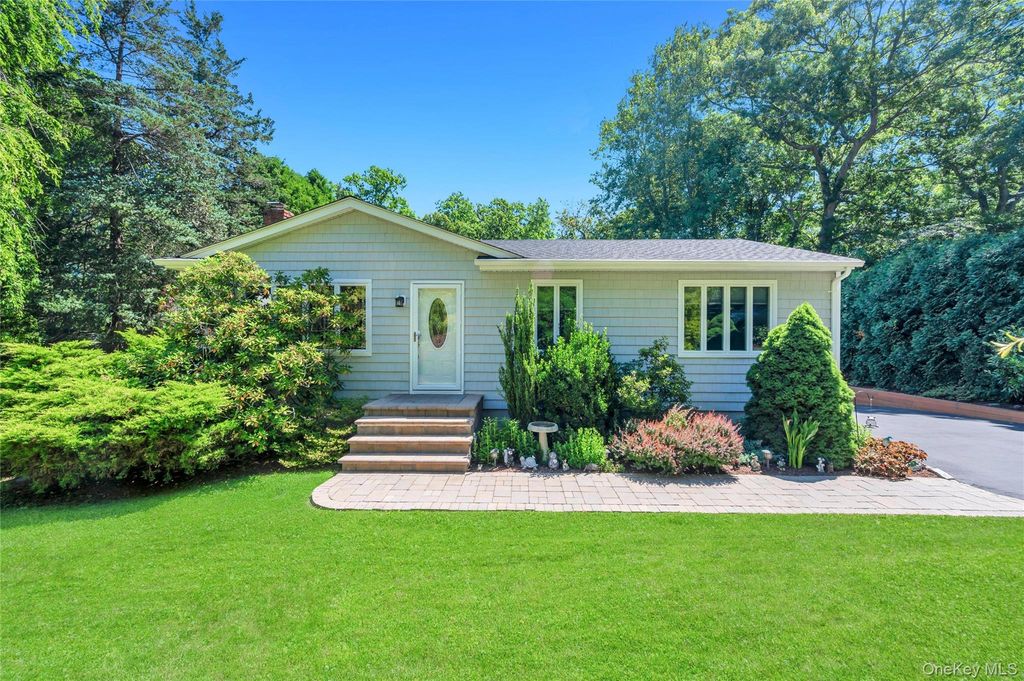 33 East Street, Middle Island, NY 11953