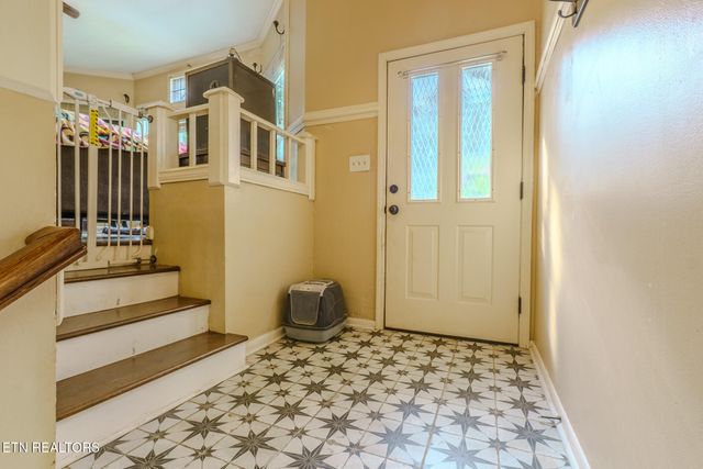 7637 Chatham Circle, Knoxville, TN 37909