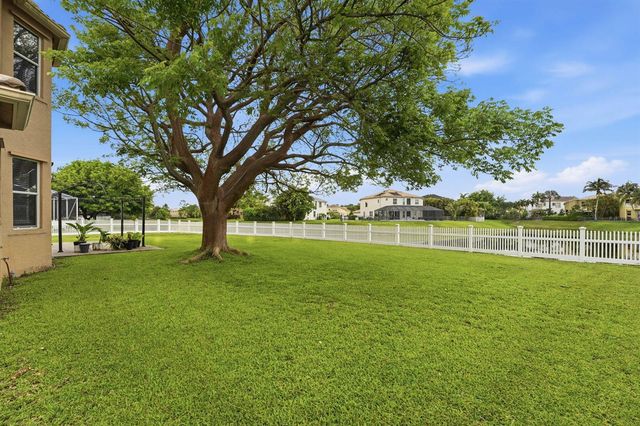 2753 Misty Oaks Circle, Royal Palm Beach, FL 33411
