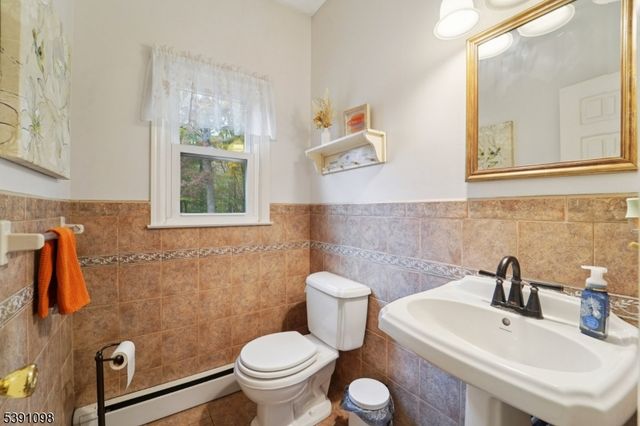 20 Northfield Dr, Wantage Twp., NJ 07461