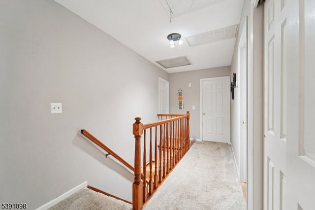 20 Northfield Dr, Wantage Twp., NJ 07461