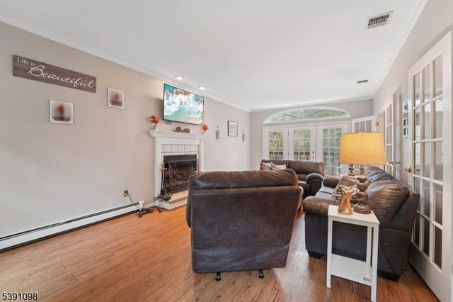 20 Northfield Dr, Wantage Twp., NJ 07461