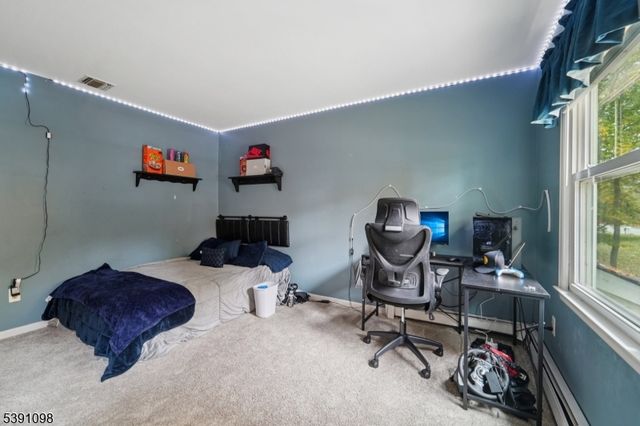 20 Northfield Dr, Wantage Twp., NJ 07461