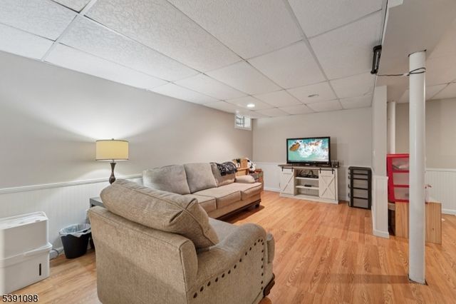 20 Northfield Dr, Wantage Twp., NJ 07461