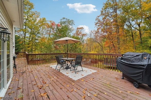 20 Northfield Dr, Wantage Twp., NJ 07461