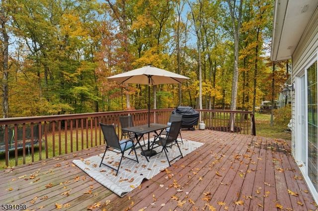 20 Northfield Dr, Wantage Twp., NJ 07461