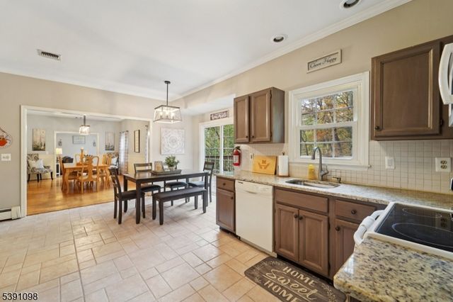 20 Northfield Dr, Wantage Twp., NJ 07461