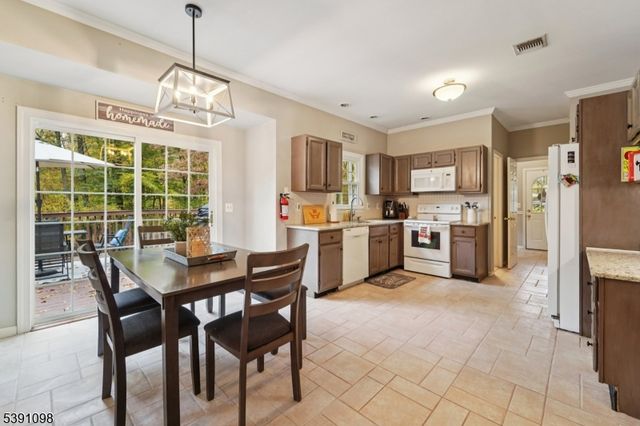 20 Northfield Dr, Wantage Twp., NJ 07461