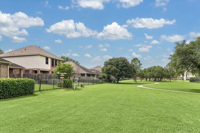 2214 Wembley Way, Rosenberg, TX 77471