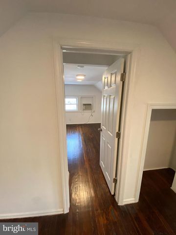12 PAGE AVE, Barrington, NJ 08007