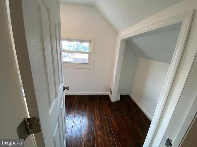 12 PAGE AVE, Barrington, NJ 08007