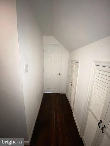 12 PAGE AVE, Barrington, NJ 08007