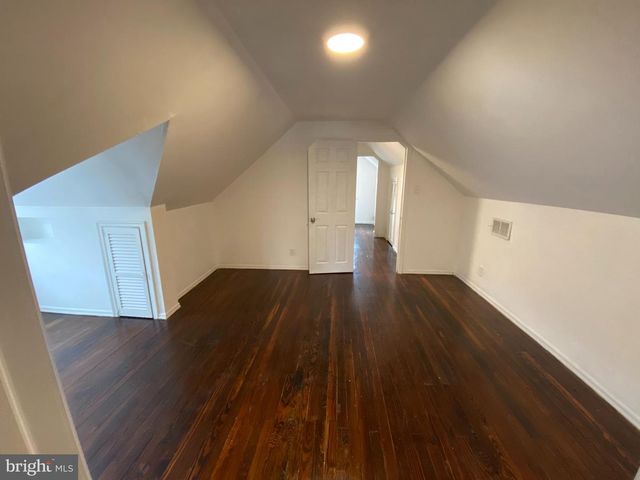 12 PAGE AVE, Barrington, NJ 08007