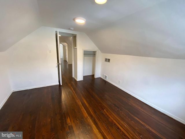 12 PAGE AVE, Barrington, NJ 08007