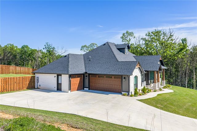 2809 Leonards Way, Van Buren, AR 72956