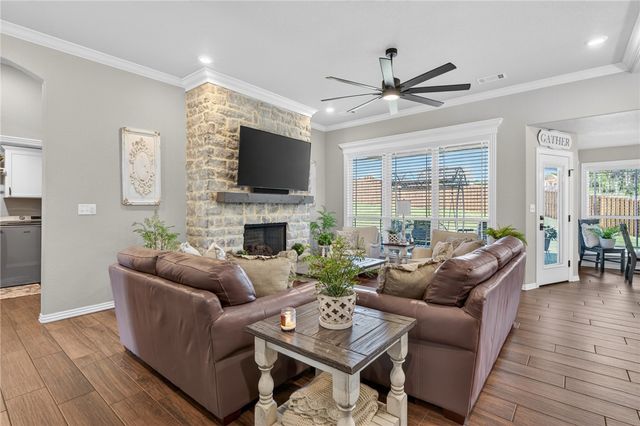 2809 Leonards Way, Van Buren, AR 72956