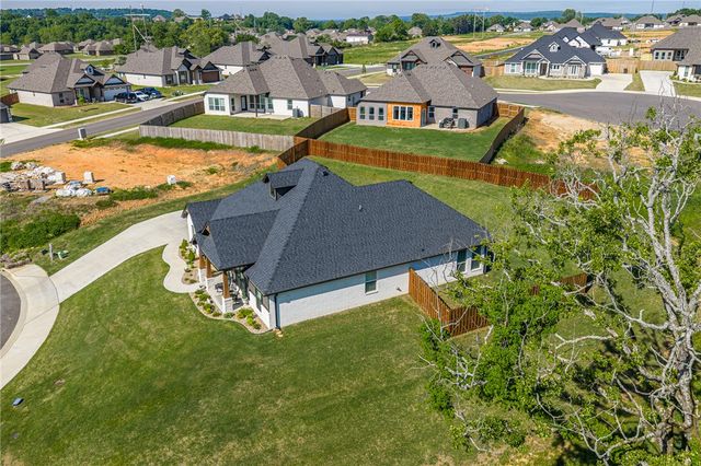 2809 Leonards Way, Van Buren, AR 72956