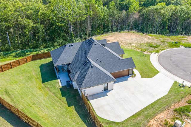 2809 Leonards Way, Van Buren, AR 72956