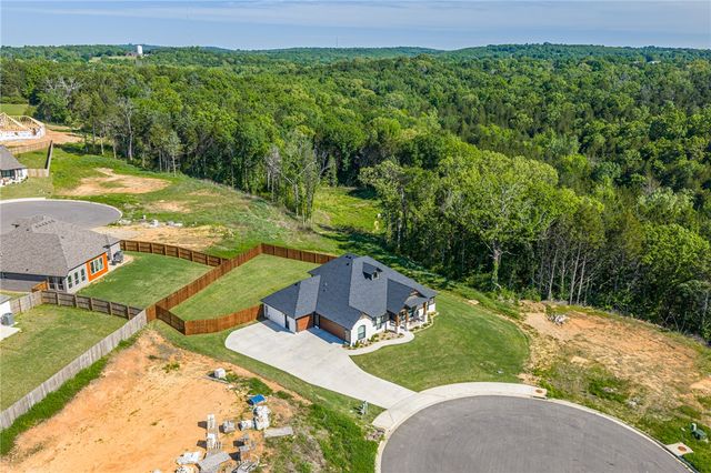 2809 Leonards Way, Van Buren, AR 72956