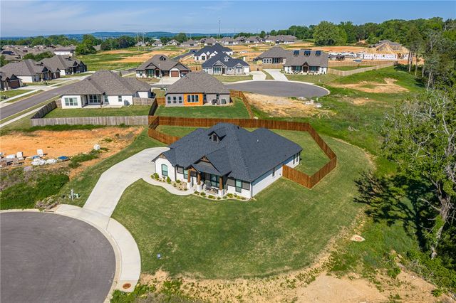 2809 Leonards Way, Van Buren, AR 72956