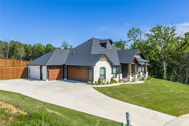 2809 Leonards Way, Van Buren, AR 72956