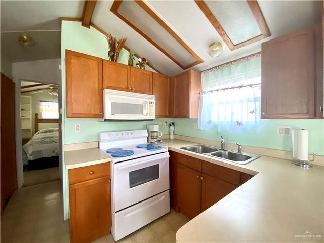 711 Pine Street, Mission, TX 78572