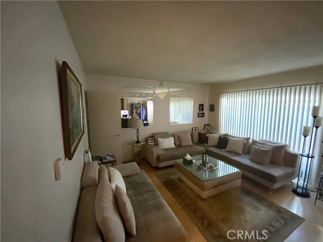 5665 Franklin Avenue, Los Angeles, CA 90028